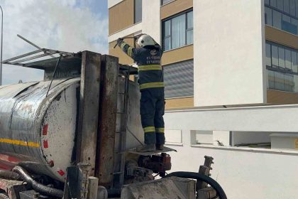 zift-tankerindeki-yangin-ekiplerce-sonduruldu