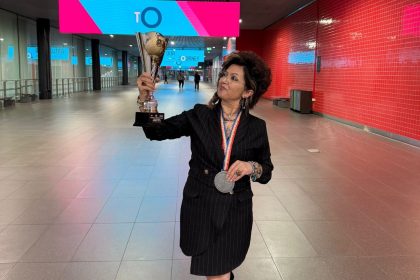 acipayamli-kadin-kuafor-ingilterede-dunya-2-si-oldu