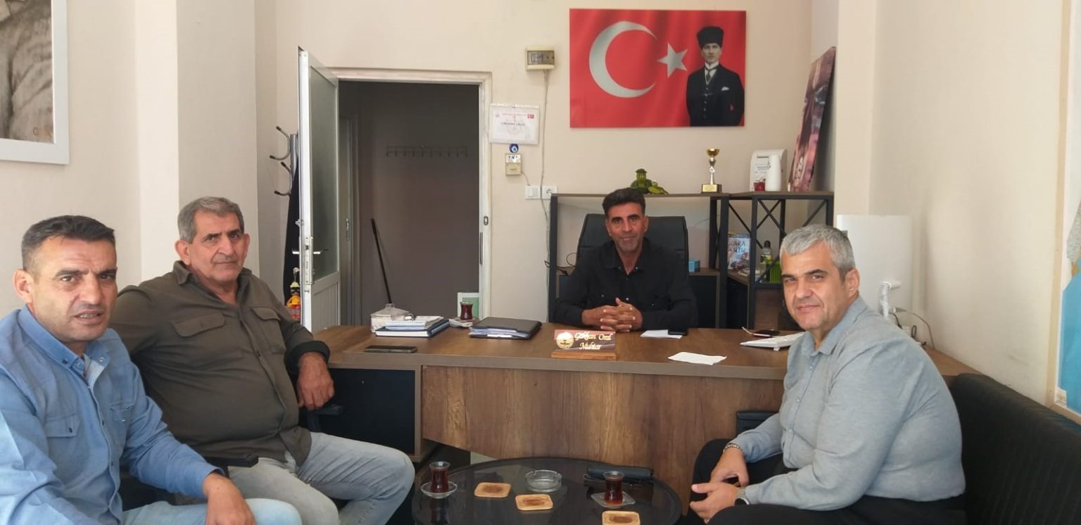 akdenizde-muhtarlik-isleri-mudurlugu-mahallelerin-sorunlarini-sahada-dinliyor