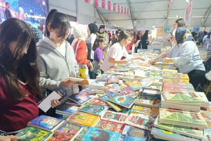 anadolunun-en-buyuk-kitap-fuari-kapilarini-acti