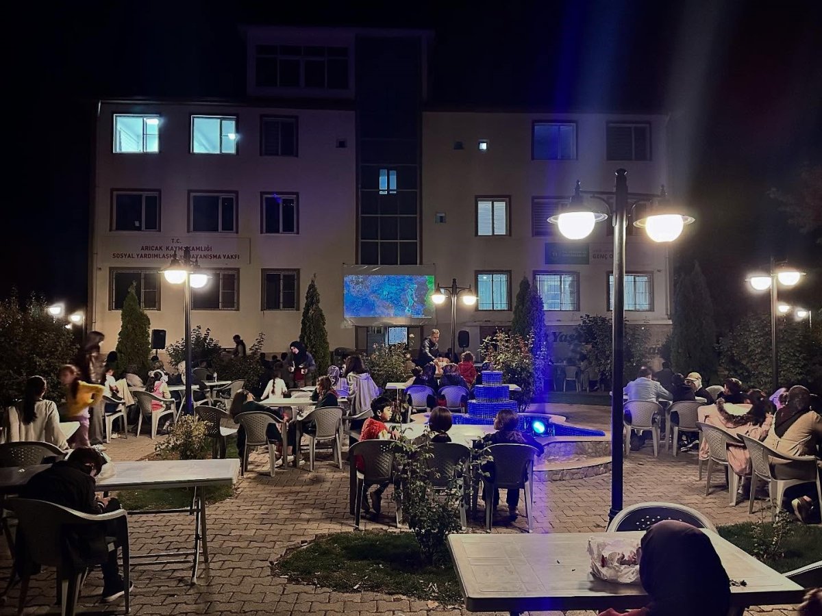 aricak-ilcesinde-acik-hava-sinema-etkinligi