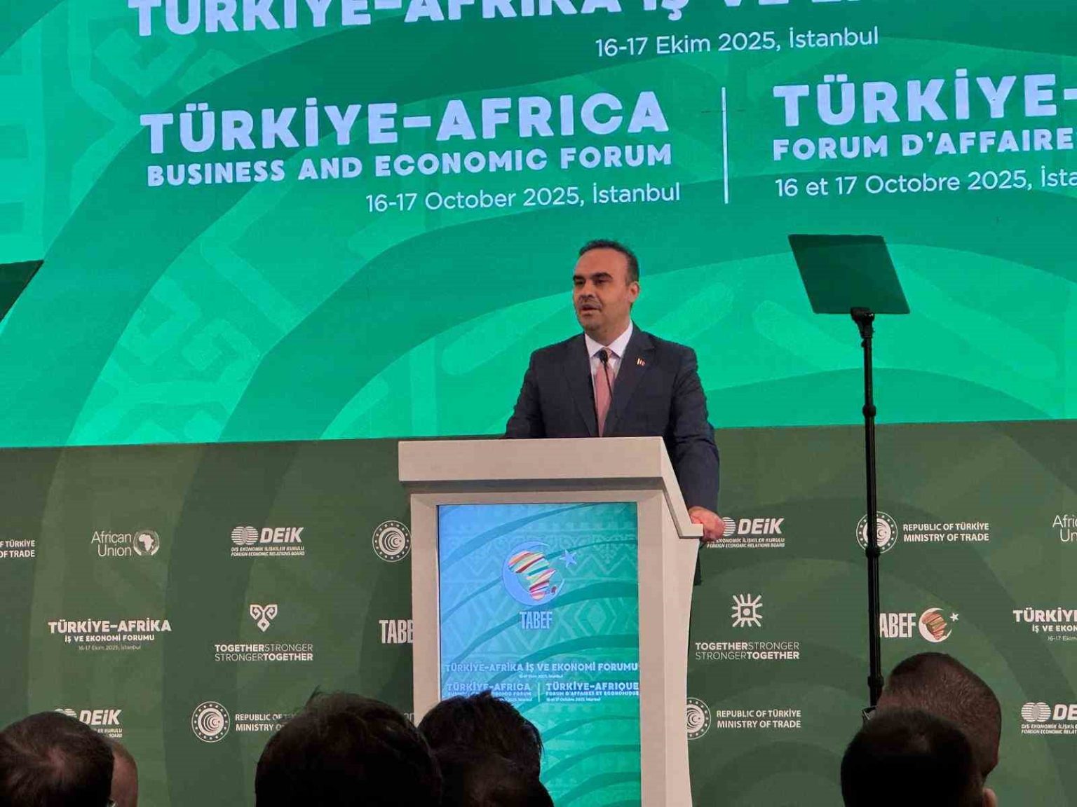 bakan-kacir-turkiye-ile-afrika-arasindaki-karsilikli-ticaretin-hacmi-36-milyar-dolarin-uzerine-cikti