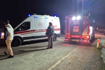 balikesirde-yol-kenarina-ucan-otomobilin-surucusu-yaralandi