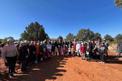 bozkirda-ogrenciler-fidan-dikti