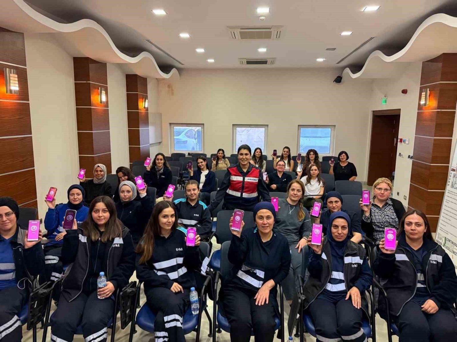 bursa-jandarmasindan-kadina-siddete-karsi-yogun-mesai