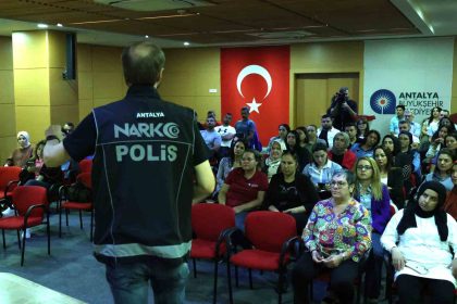 buyuksehir-personeline-madde-bagimliligi-ile-mucadele-egitimi