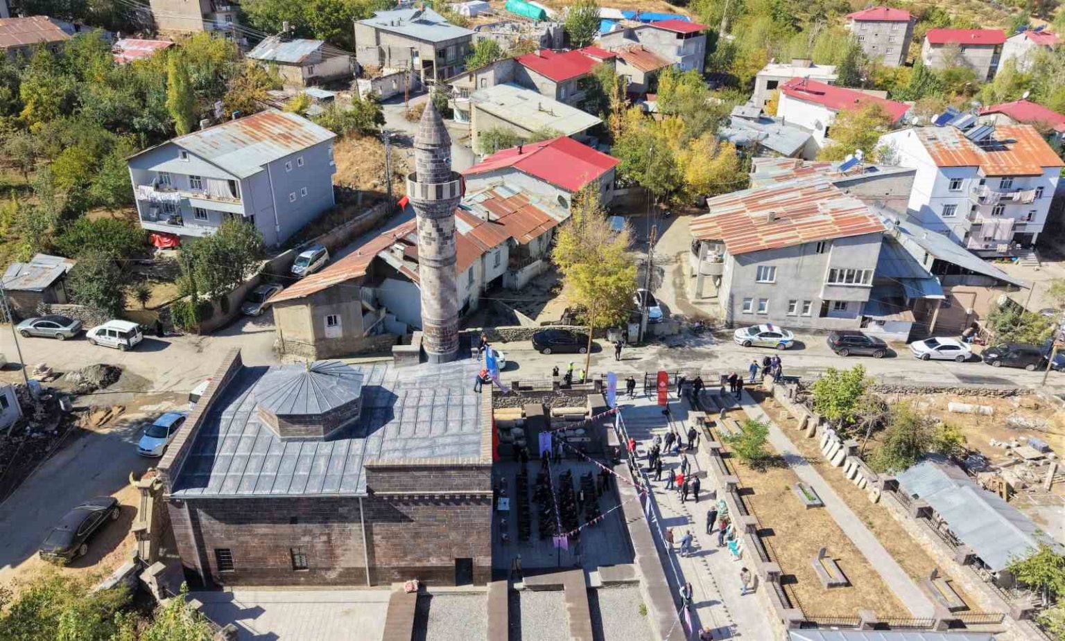 chp-doneminde-yikilan-murat-pasa-camisi-85-yil-sonra-yeniden-ibadete-acildi