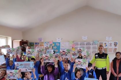 diyadinde-jandarmadan-ogrencilere-trafik-egitimi