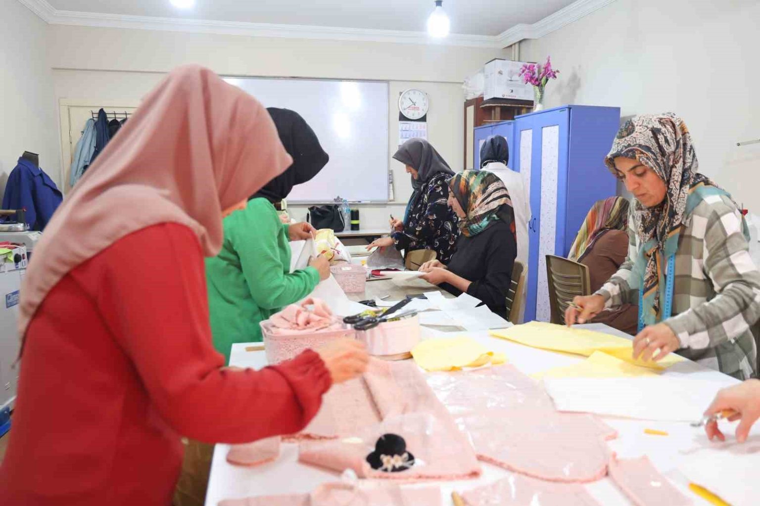 elazigda-kadinlardan-giyim-ve-uretim-teknolojisi-kursuna-yogun-ilgi