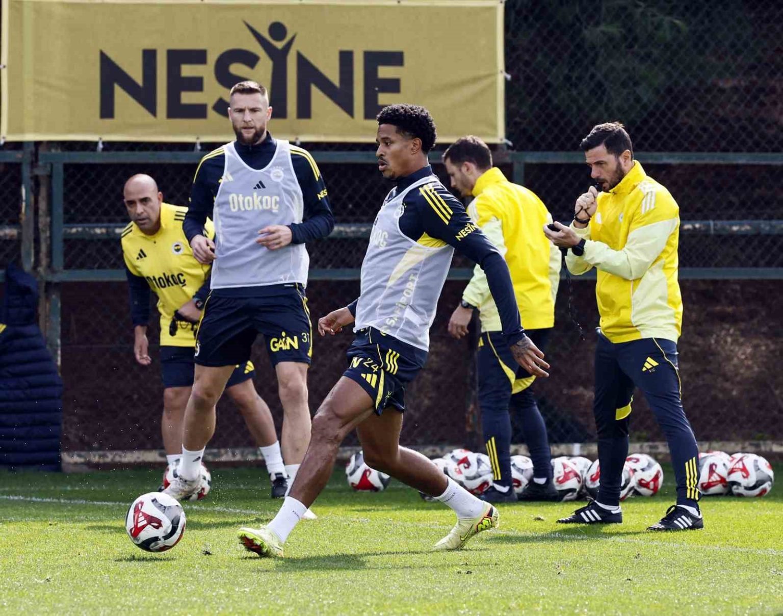 fenerbahce-fatih-karagumruk-maci-hazirliklarini-surdurdu