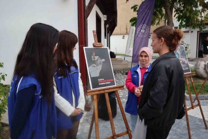 gazzede-yasanan-drami-afislerle-anlattilar