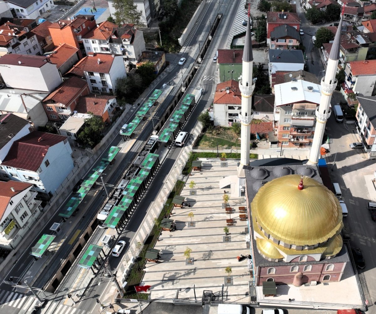 izmit-basaran-camii-meydani-yenilendi