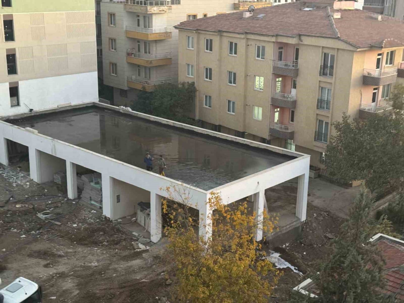 malatyada-rezerv-alandaki-insaat-suyla-doldu-tahliye-icin-duvar-delindi