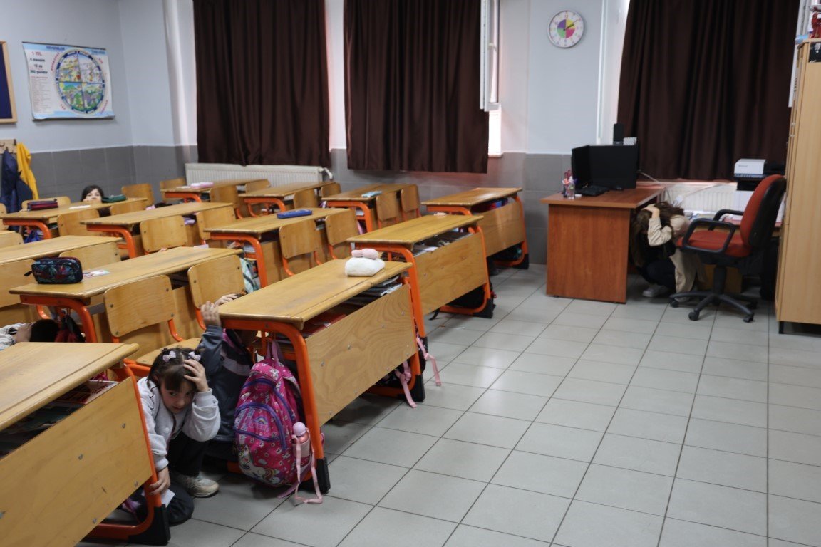 ogrencilere-afet-bilinci-egitimi