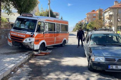 otomobille-carpisan-yolcu-minibusu-kaldirima-cikti-3-yarali