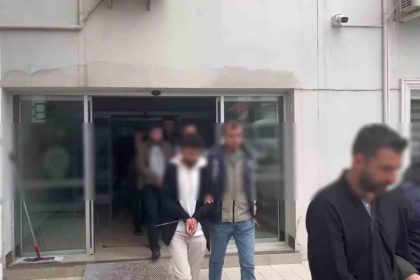 sakarya-merkezli-8-ilde-sahte-borsa-dolandiriciligi-13-tutuklama