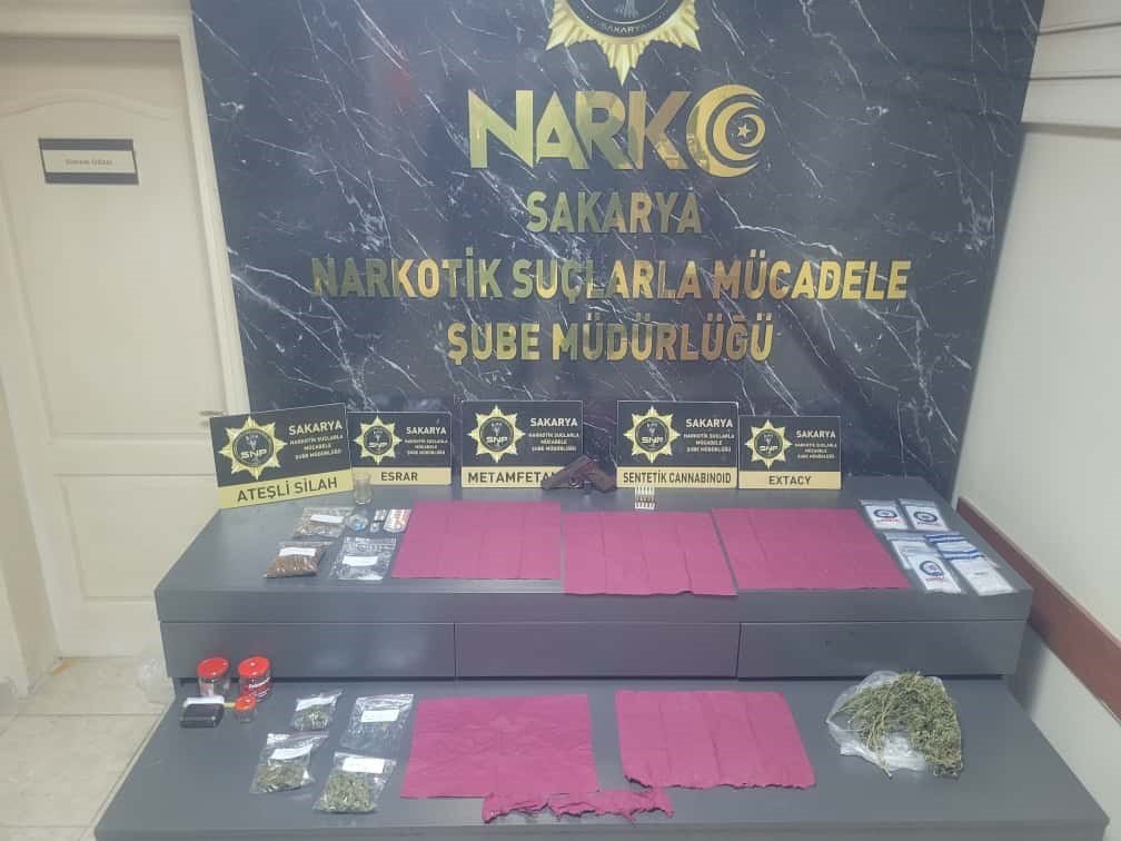 sakaryada-uyusturucu-operasyonu-10-gozalti