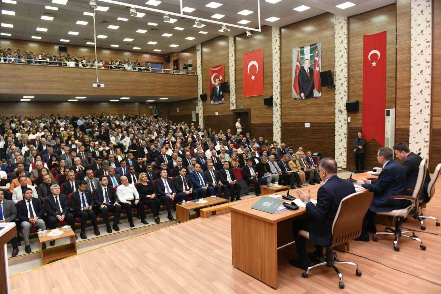 sanliurfa-valisi-hasan-sildak-okul-mudurleriyle-bulustu
