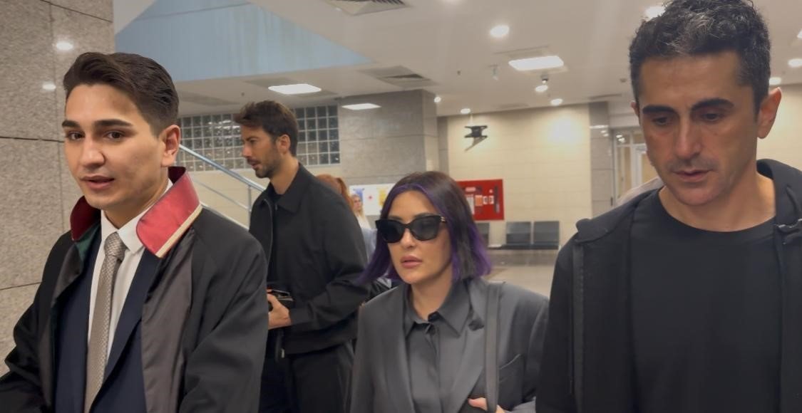 sarkici-melek-mosso-oyuncu-ve-model-serkan-sagdictan-tek-celsede-bosandi