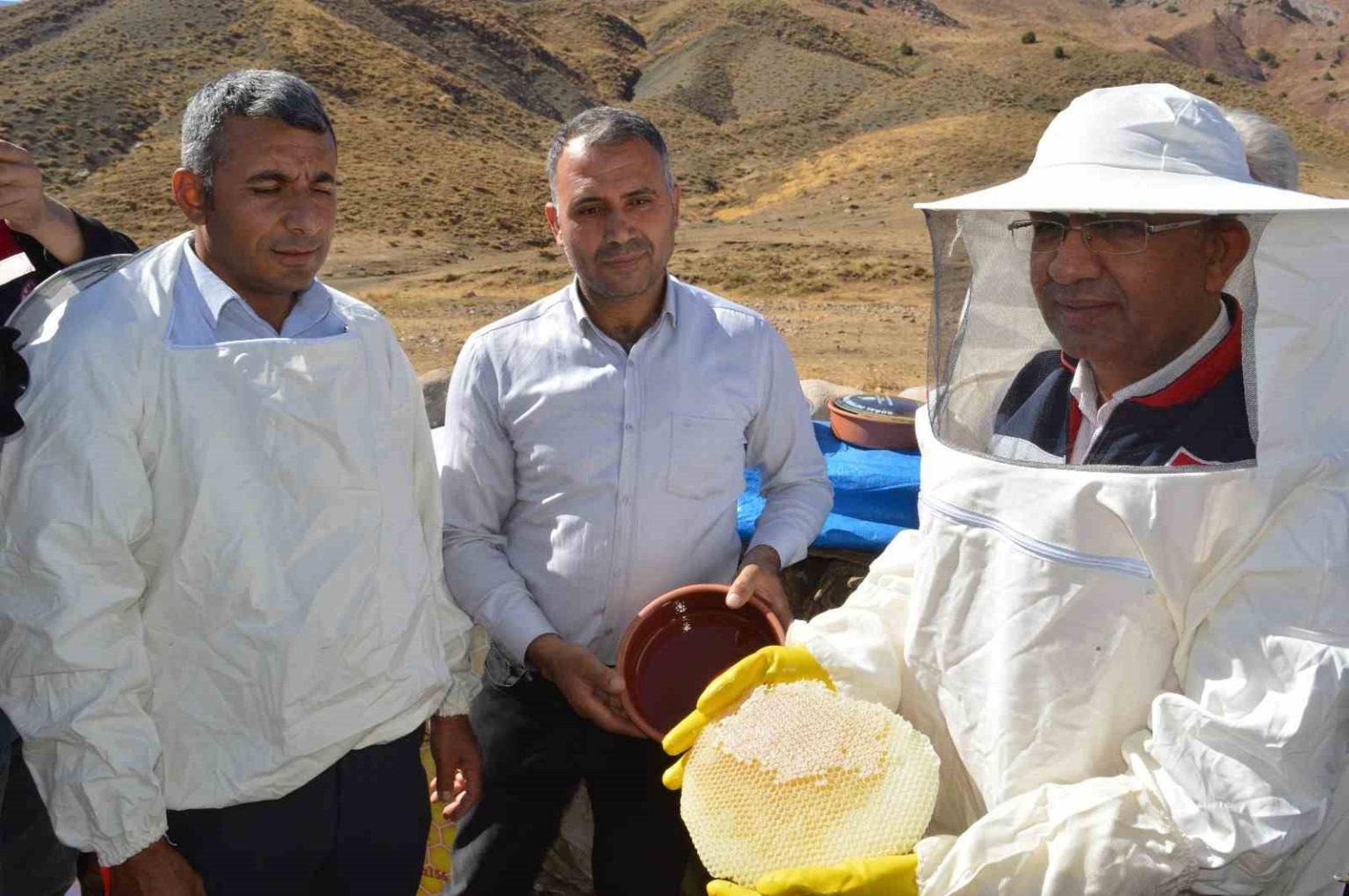 siirt-il-tarim-muduru-sanverdi-terorsuz-turkiye-kapsaminda-daglarimizda-acacagimiz-yollar-bal-uretimine-buyuk-katki-saglayacak