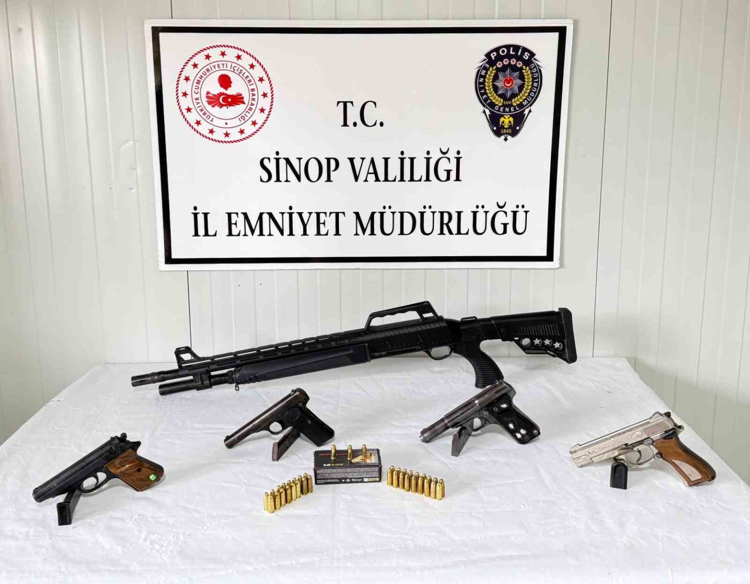 sinopta-silah-kacakciligi-operasyonu-3-gozalti