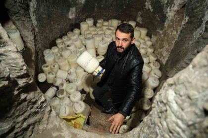 sivasta-2-bin-yillik-peynir-oteli-yuzlerce-bidon-barindiriyor