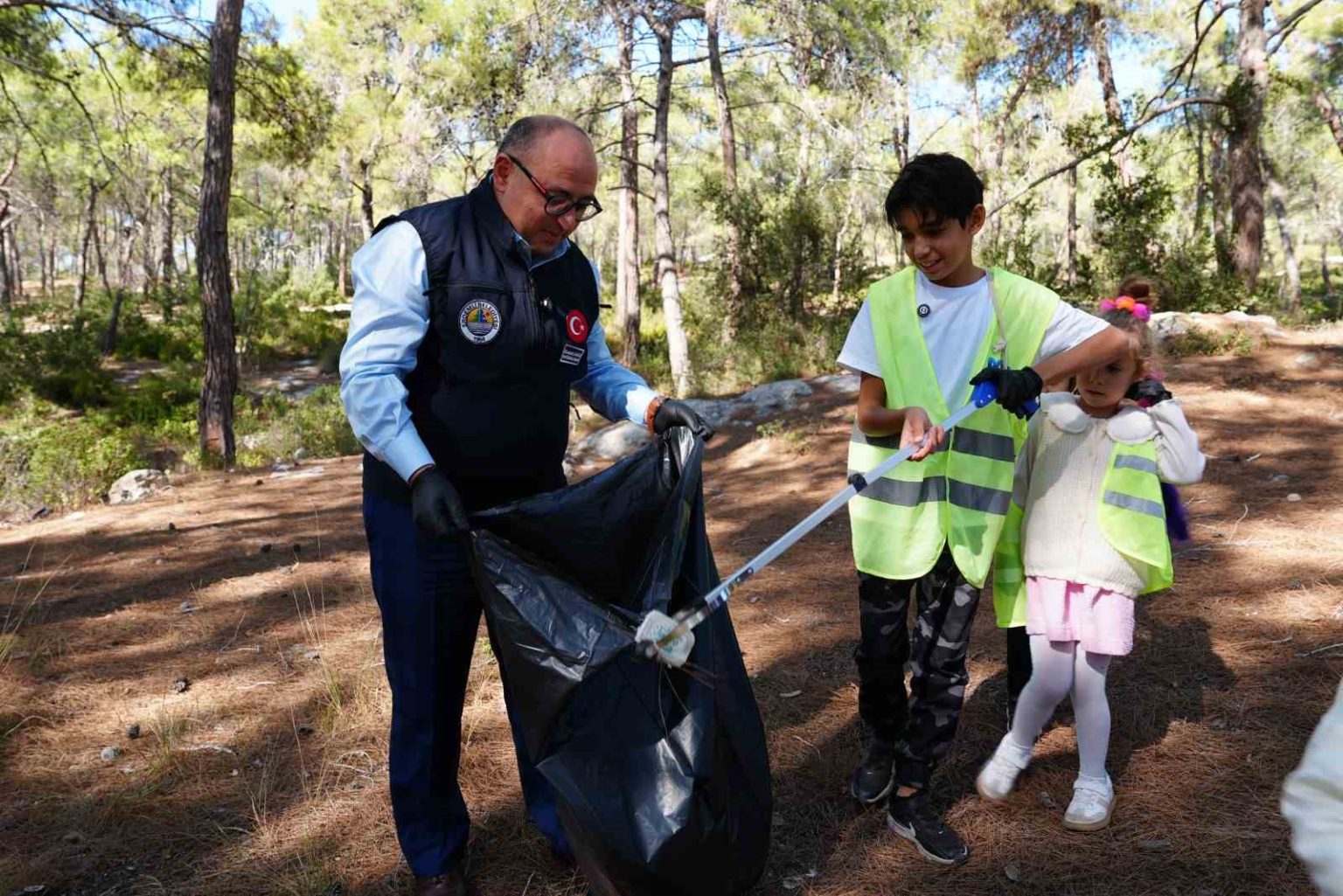 takipcim-kadar-cop-topluyorum-aras-ve-minik-doga-mufettisleri-gorevde