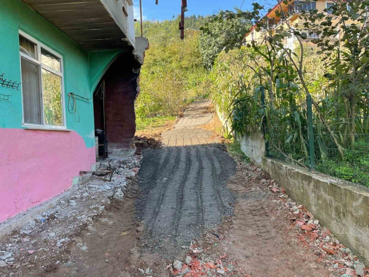 trabzonda-engelli-sahsin-yol-cilesine-buyuksehirden-cozum