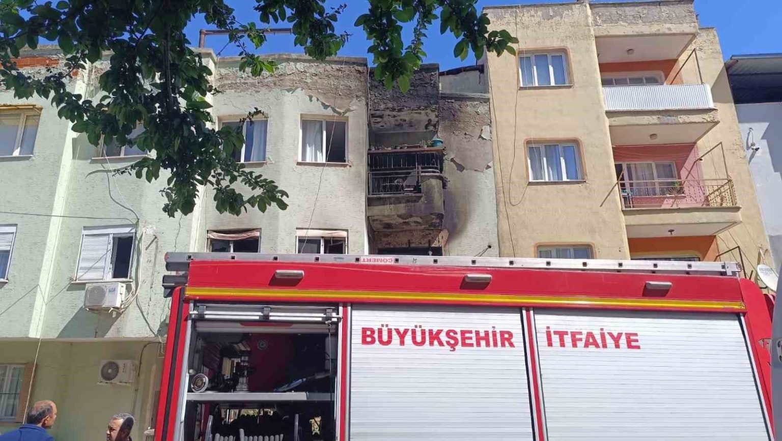 turgutluda-1-bucuk-yil-onceki-yanginda-agir-yaralanan-genc-kiz-hayatini-kaybetti