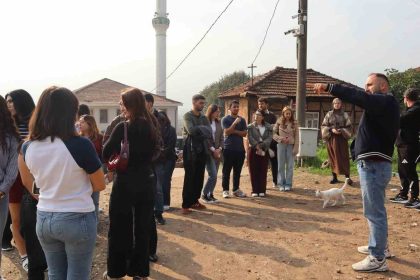 universite-ogrencilerine-sehir-turu-duzenlendi
