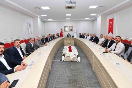 vali-varol-komur-beldesinin-taleplerini-masaya-yatirdi