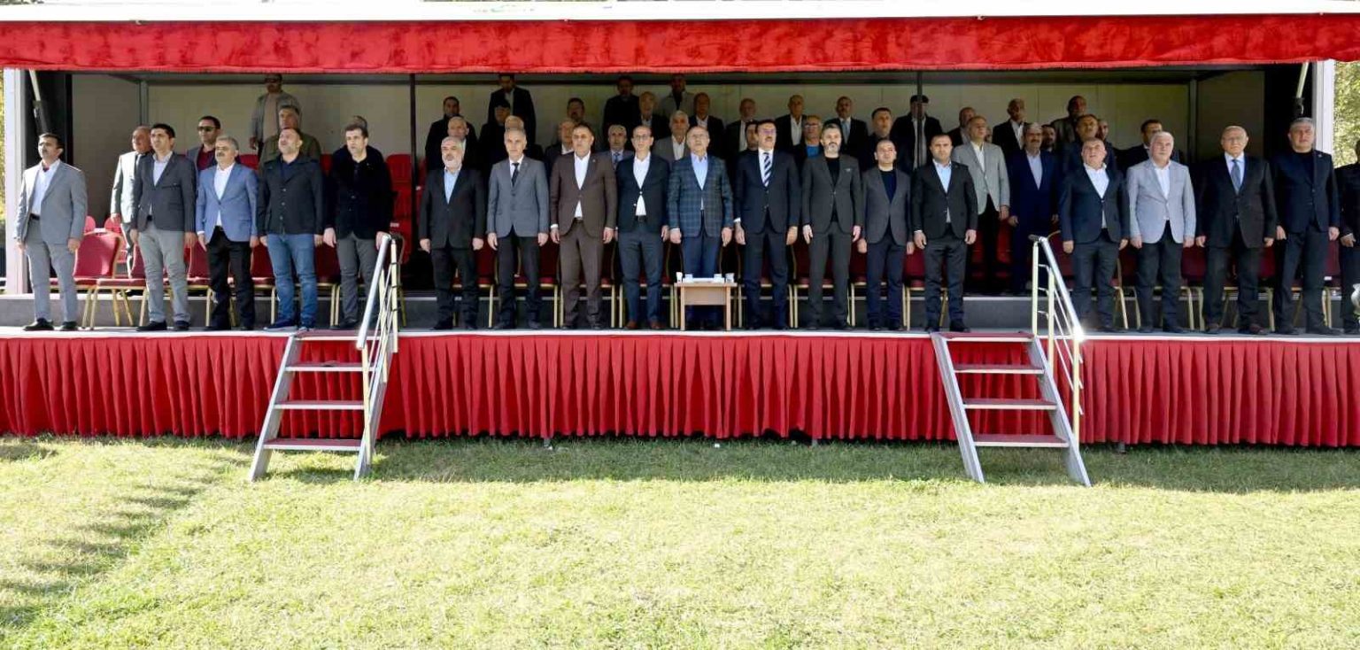 20-uluslararasi-turgut-ozal-karakucak-guresleri-gorkemli-basladi