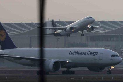 almanyada-artan-maliyetler-hava-yollarini-vurdu-lufthansa-haftada-100-ic-hat-ucusunu-iptale-hazirlaniyor