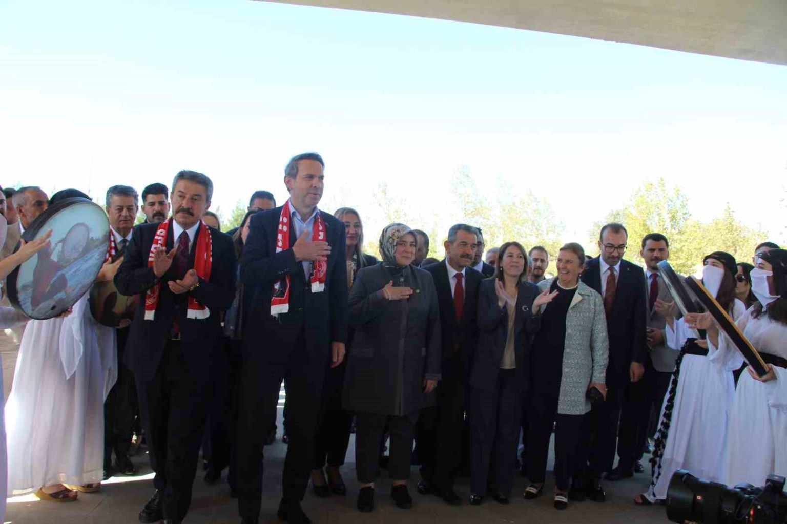 bakan-bayraktar-terorsuz-turkiye-kadinla-mumkun