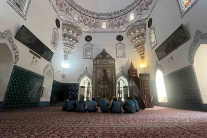 denetimli-serbestlik-yukumluleri-muradiye-kulliyesinde