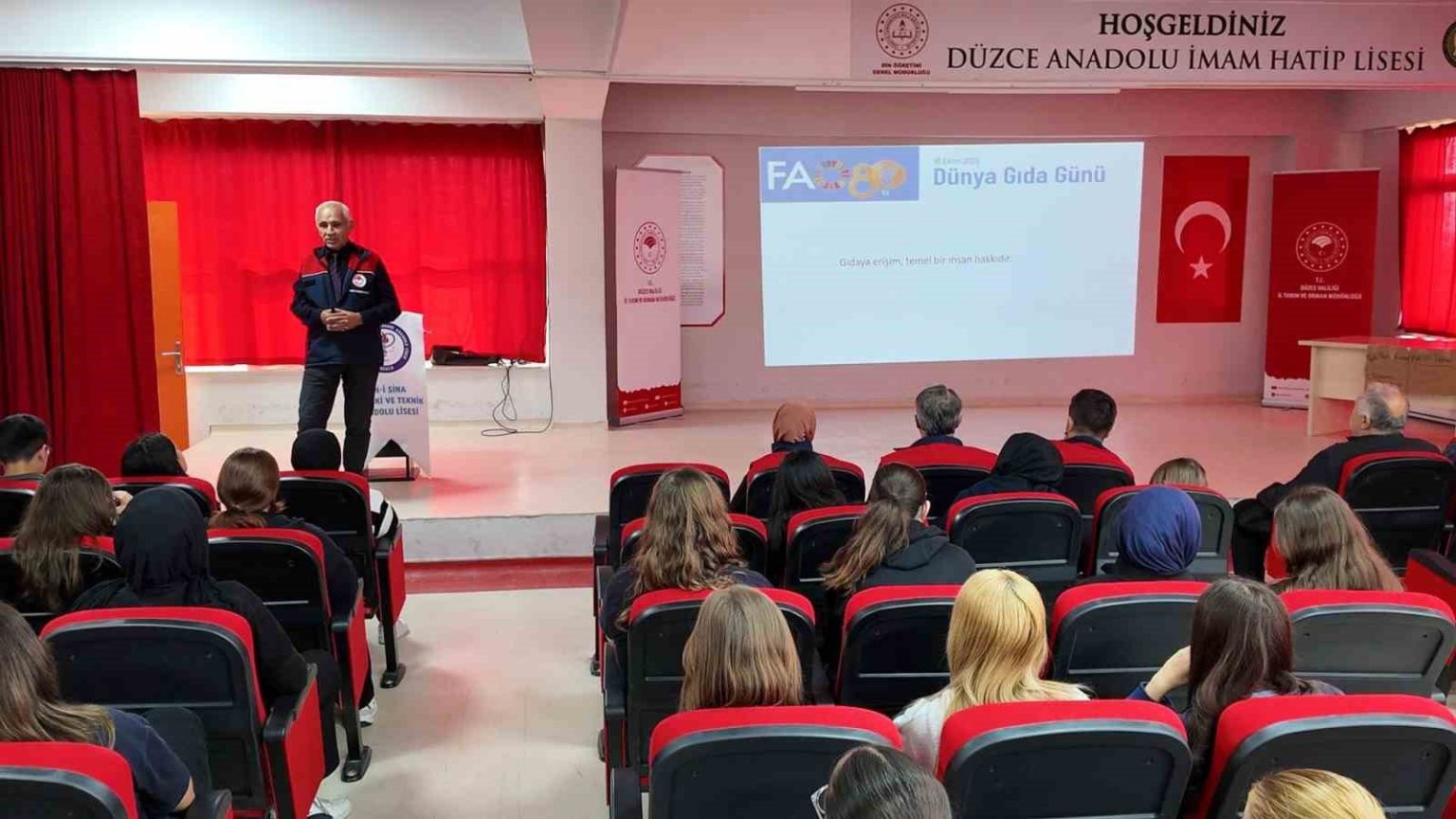 dunya-gida-gununde-ogrencilere-daha-iyi-gida-daha-iyi-gelecek-egitimi