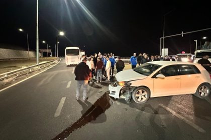 elazigspor-oyuncularini-tasiyan-otobus-ile-otomobil-carpisti-1-kisi-yaralandi