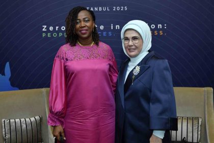 emine-erdogan-sierra-leone-cumhurbaskaninin-esi-fatima-maada-bio-ile-gorustu
