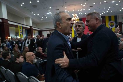 fenerbahce-yuksek-divan-kurulu-toplantisinda-gerginlik