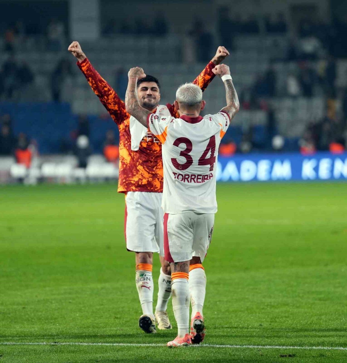 galatasaray-yenilmezlik-serisini-17ye-cikardi
