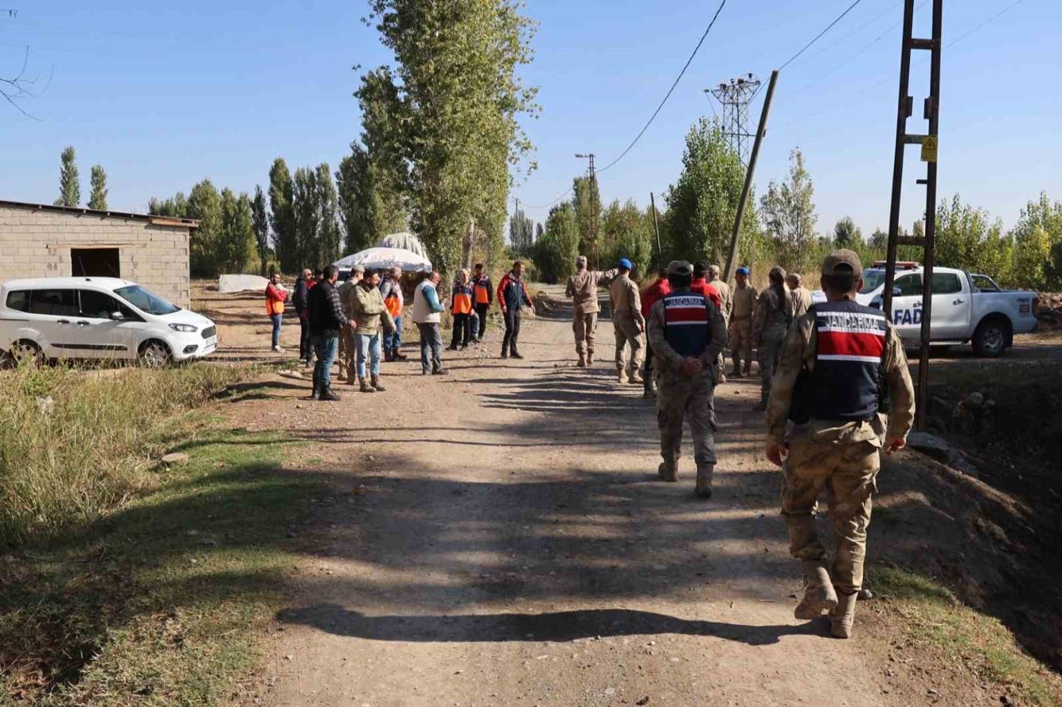 igdirda-kayip-alzheimer-hastasi-yasli-adami-arama-calismalari-suruyor