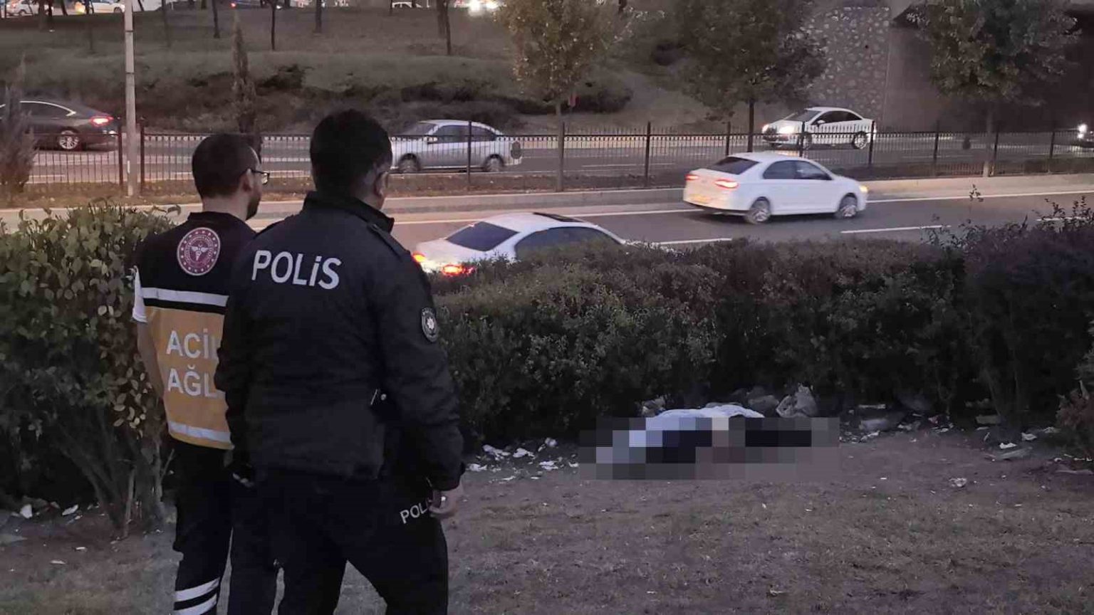 inegolde-koprulu-kavsakta-erkek-cesedi-bulundu