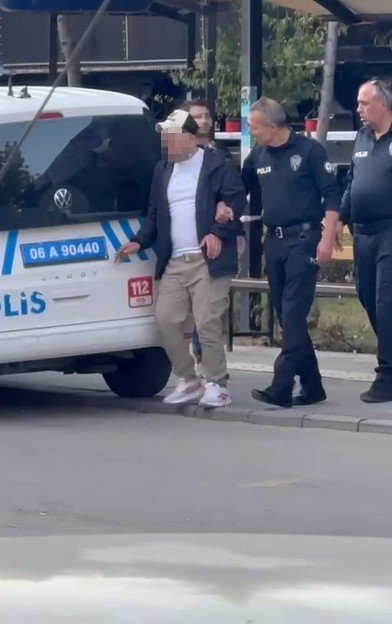 kendisini-polis-olarak-tanitip-saldirgan-tavirlar-sergileyen-alkollu-sahis-gozaltina-alindi