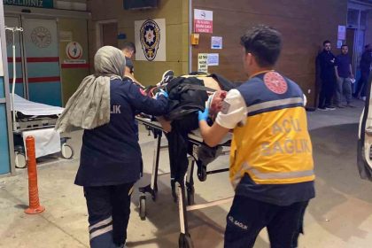 kontrolden-cikan-motosiklet-kaldirma-carpti-1-agir-yarali