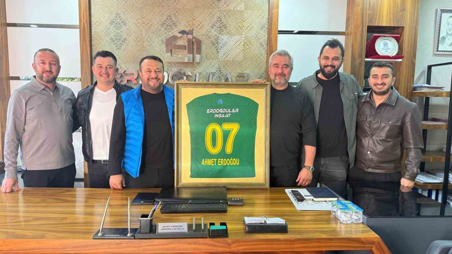 korkuteli-belediyesporun-2025-2026-sezonu-ana-sponsoru-erdogdular-insaat-oldu