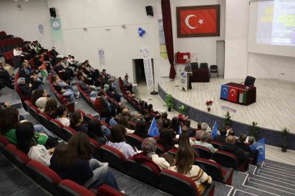 kutahyada-tarihi-tecrube-isiginda-bagimsiz-filistin-devletine-giden-yol-konusuldu