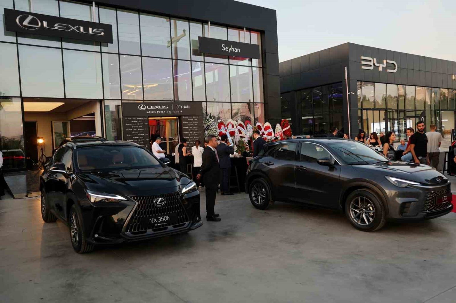 lexus-turkiyedeki-5-bayisini-adanada-hizmete-acti