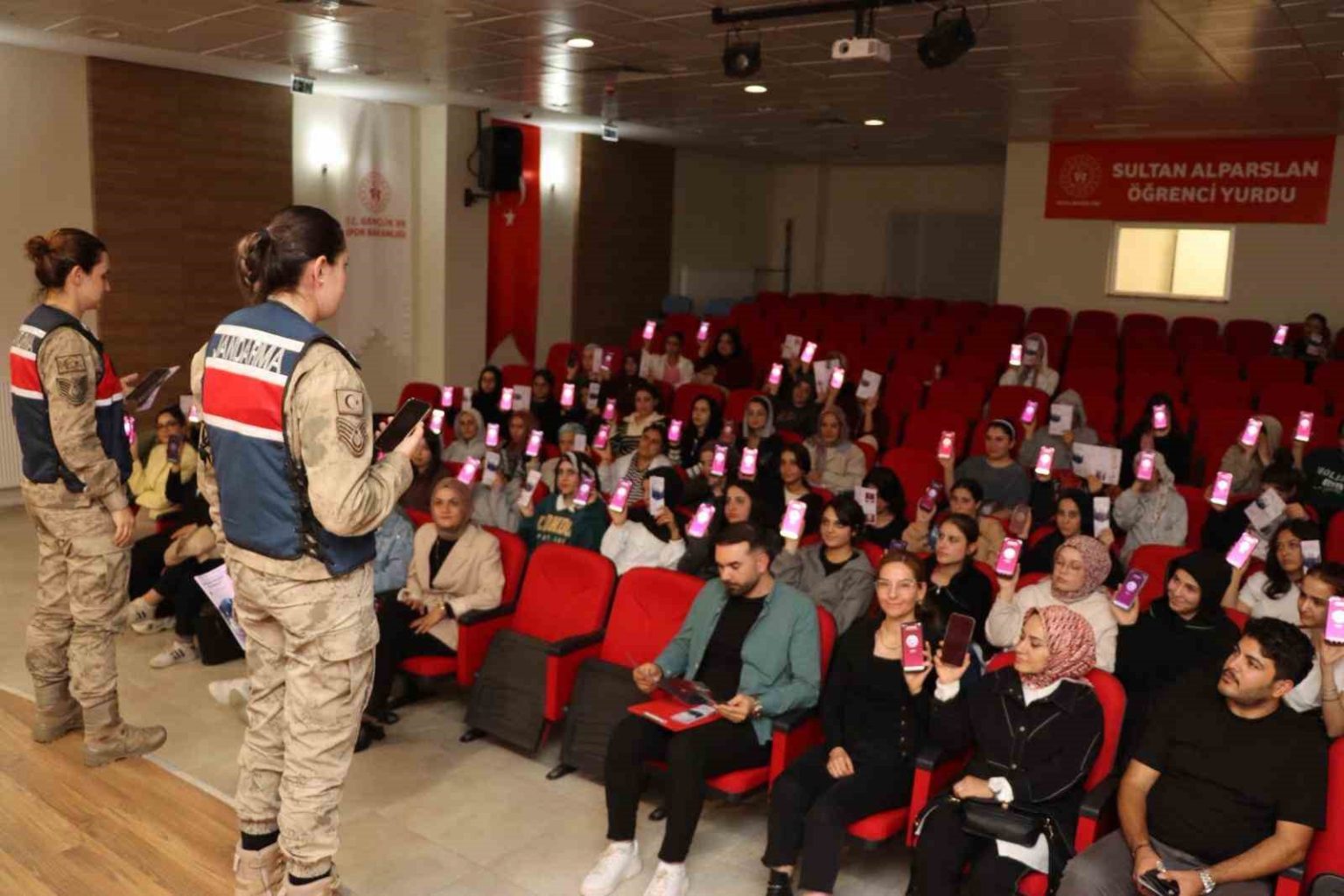 musta-160-universite-ogrencisine-kades-uygulamasi-anlatildi