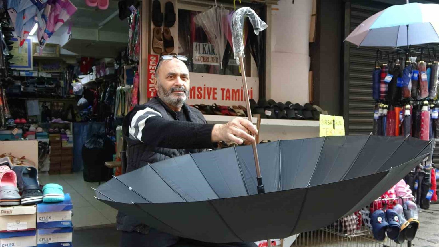 ne-tamir-ne-satis-kaldi-kocaelinin-son-semsiye-ustasi-ayakta-kalmaya-calisiyor