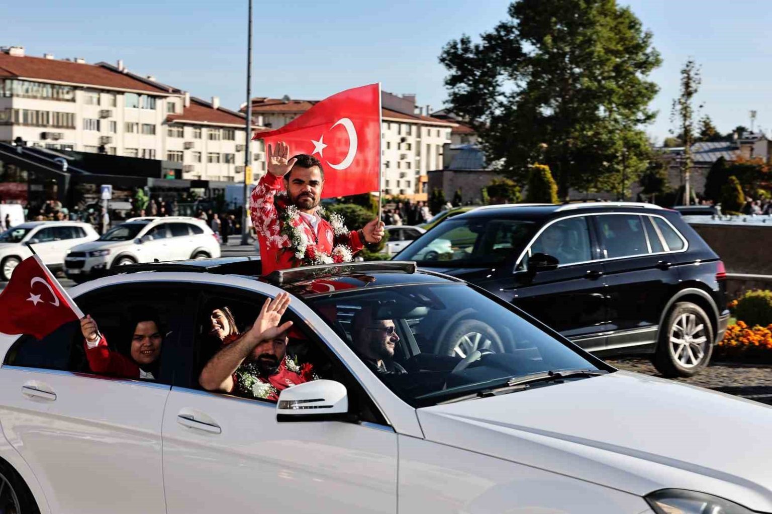 para-halter-dunya-sampiyonuna-konvoylu-karsilama